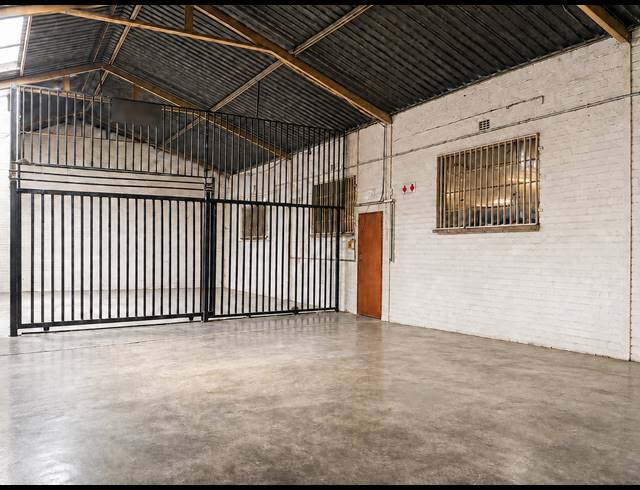 M² BUILDING TO LET IN BOOYSENS
